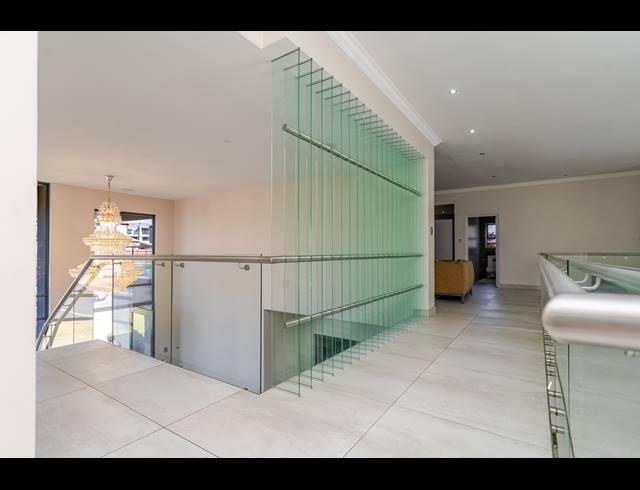 5 BEDROOM HOUSE FOR SALE IN BLUE VALLEY GOLF ESTATE